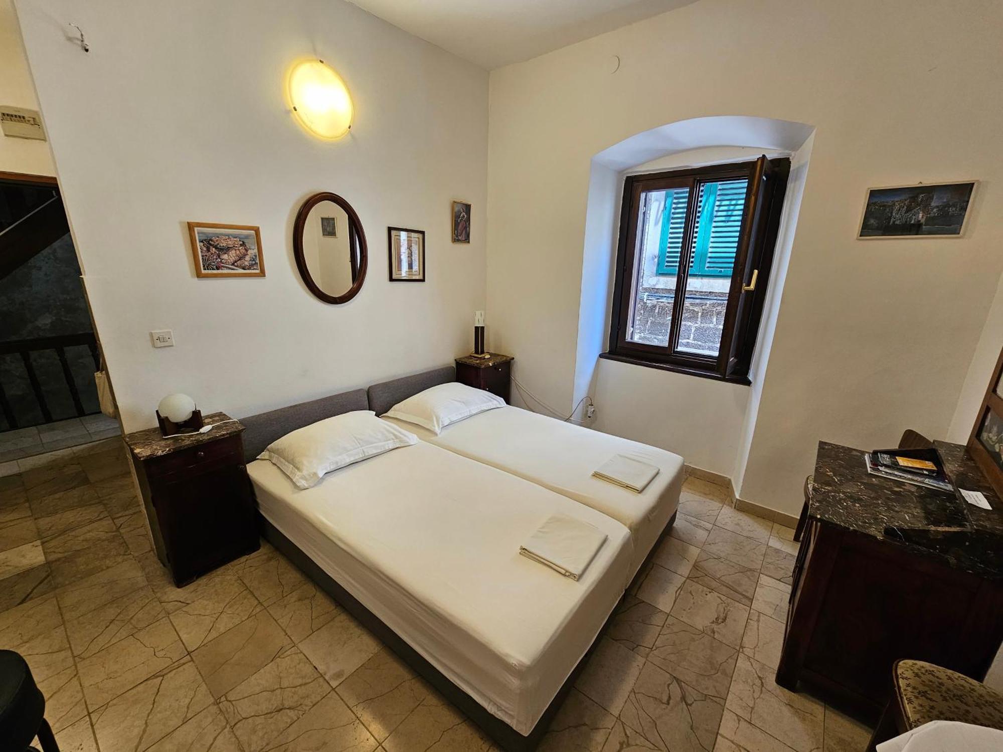 Center Room D16 In The Ancient Roman Palace Split Luaran gambar