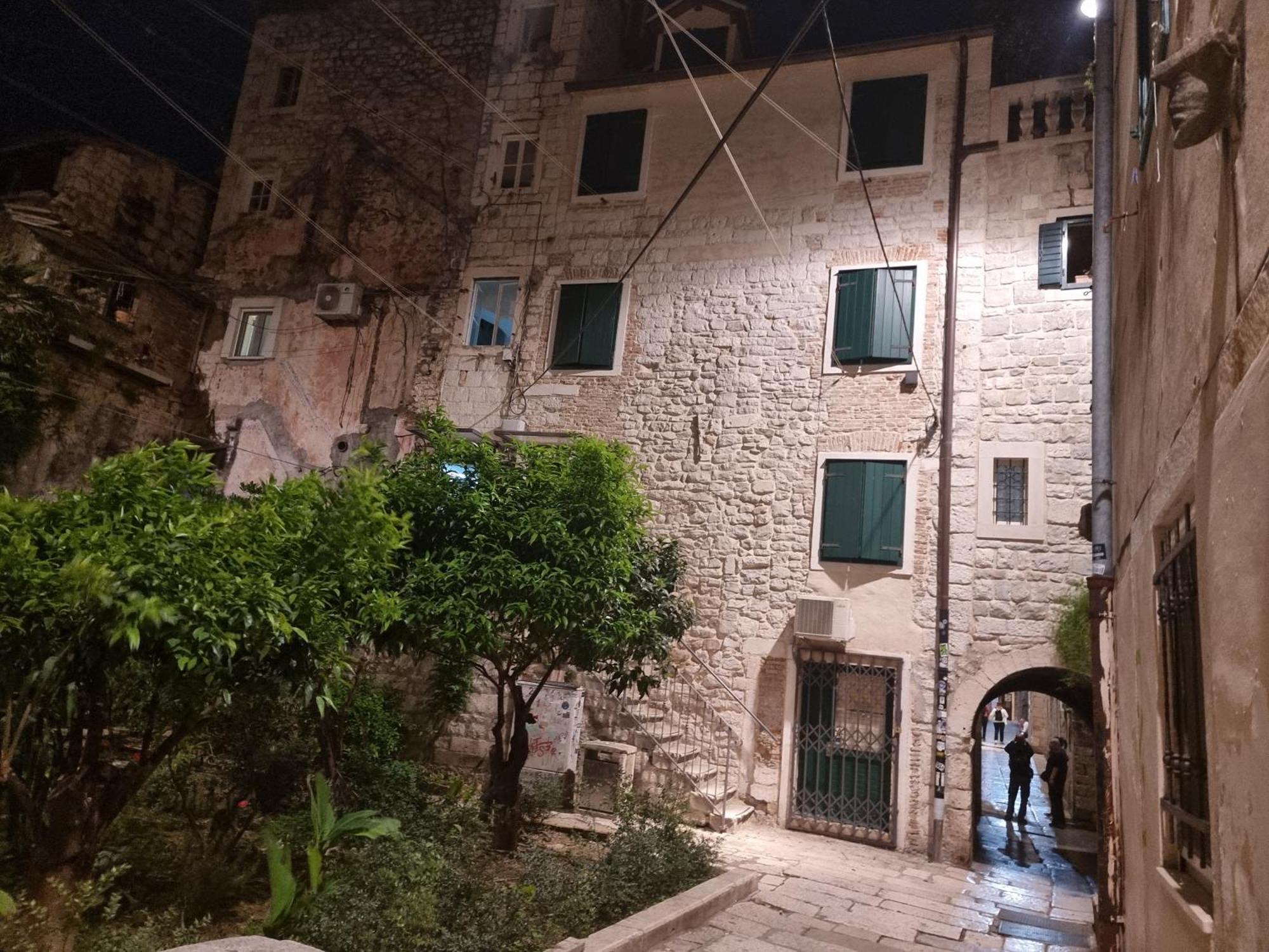 Center Room D16 In The Ancient Roman Palace Split Luaran gambar